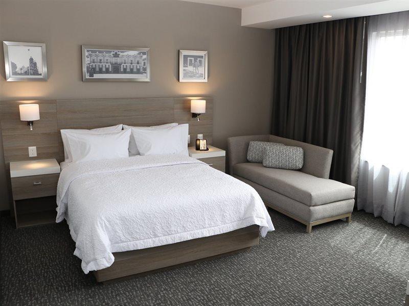 Hampton Inn & Suites By Hilton Puebla Ngoại thất bức ảnh