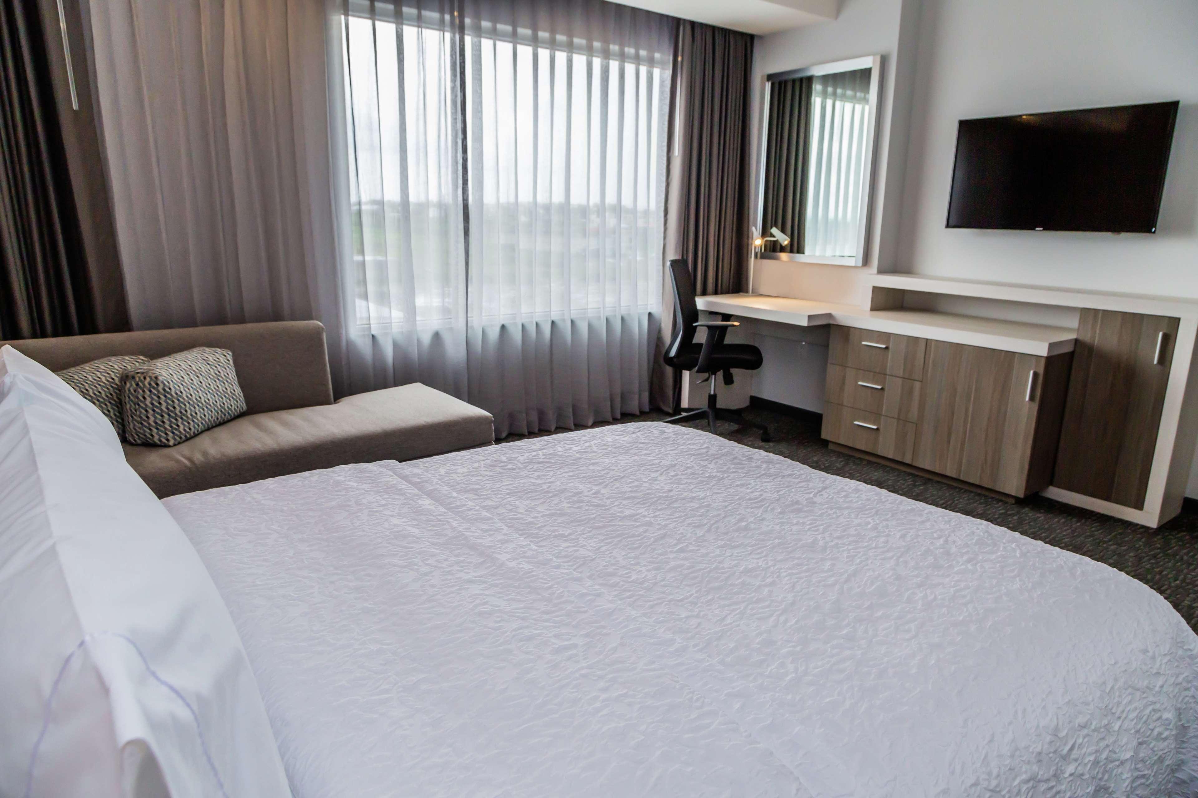 Hampton Inn & Suites By Hilton Puebla Ngoại thất bức ảnh