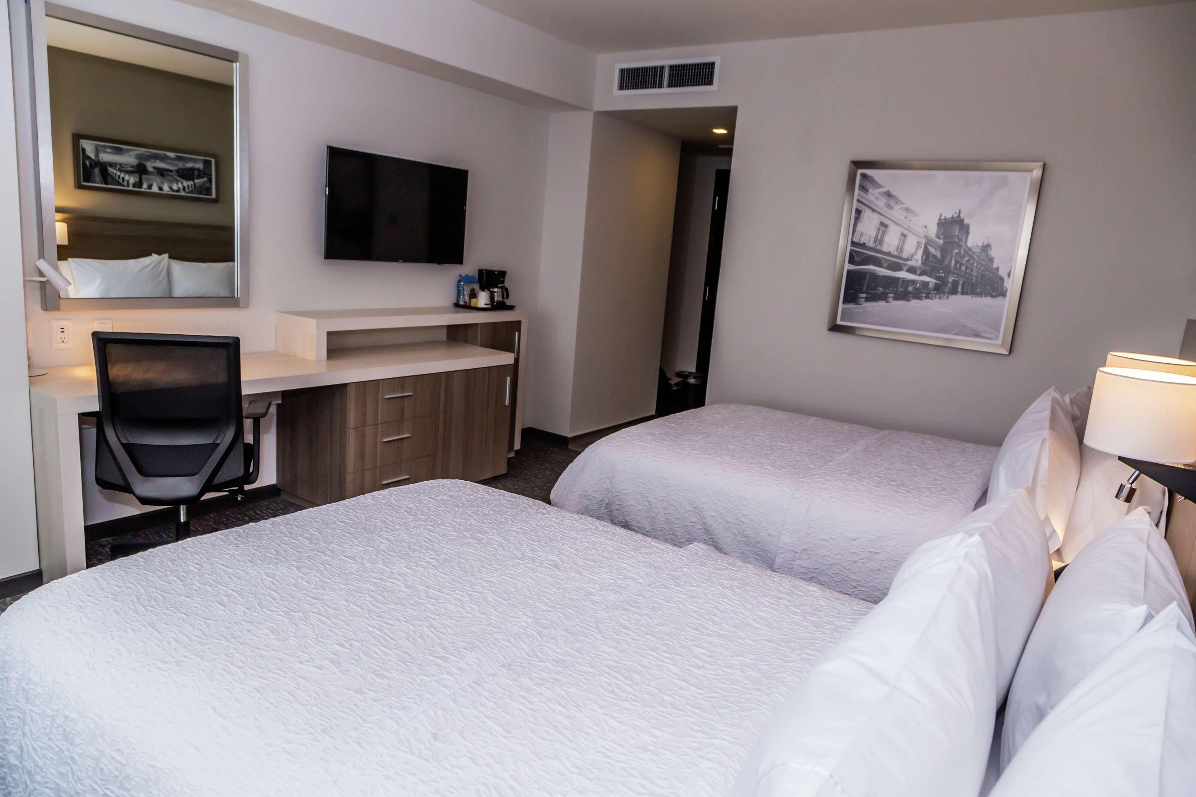 Hampton Inn & Suites By Hilton Puebla Ngoại thất bức ảnh