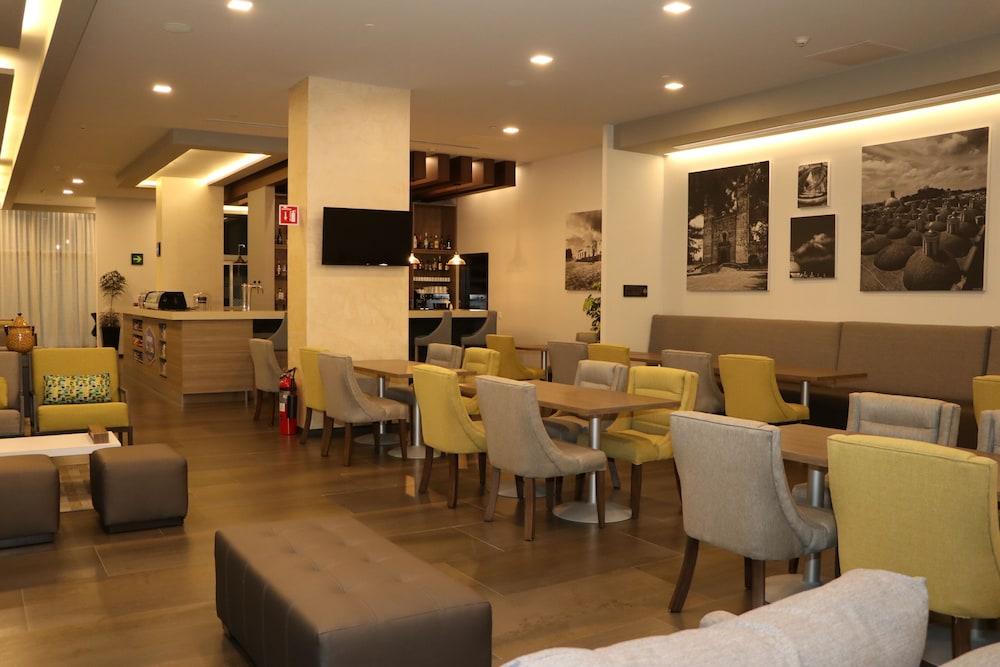 Hampton Inn & Suites By Hilton Puebla Ngoại thất bức ảnh