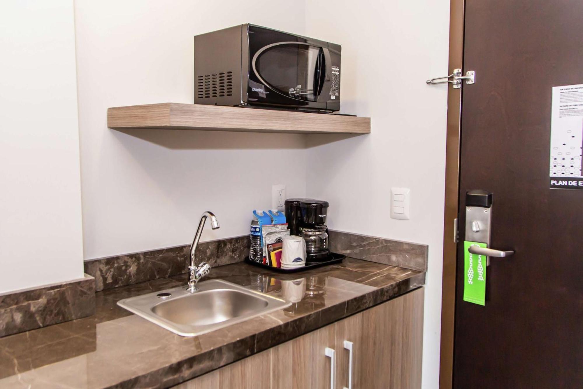 Hampton Inn & Suites By Hilton Puebla Ngoại thất bức ảnh